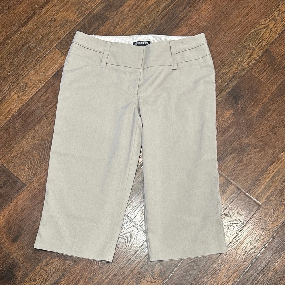 Stooshy Beige Cropped Straight-Leg Capri Pants